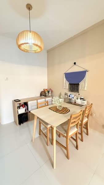 79 Chay Yan Street, 79 Chay Yan Street, 2 Bedrooms, 872 sqft, Walk-up Apartment For Sale, by Janelle Ho, 500128660 - Dining Room - PropertyGuru.com.sg