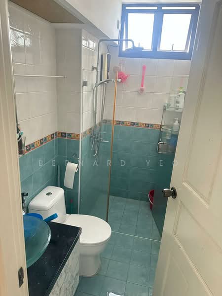 629 Senja Road, 629 Senja Road, 3 Bedrooms, 968 sqft, HDB Flat For Sale, by Bernard Yeo, 500128671 - Bathroom - PropertyGuru.com.sg
