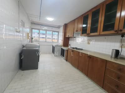 For Sale - 711 Hougang Avenue 2