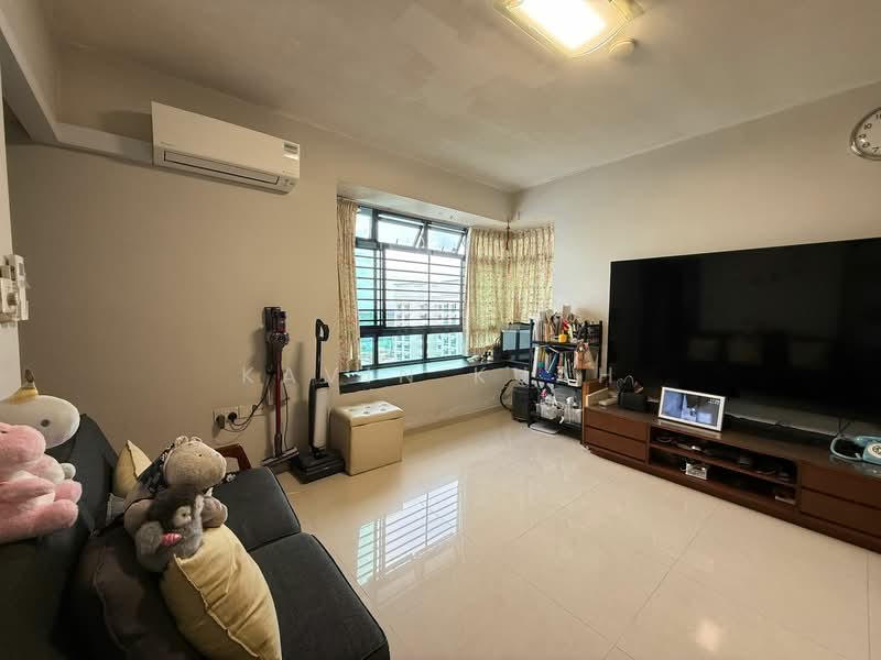 488 Admiralty Link, 488 Admiralty Link, 3 Bedrooms, 1,033 sqft, HDB Flat For Sale, by Kavin Kuah, 500128688 - Living Room - PropertyGuru.com.sg