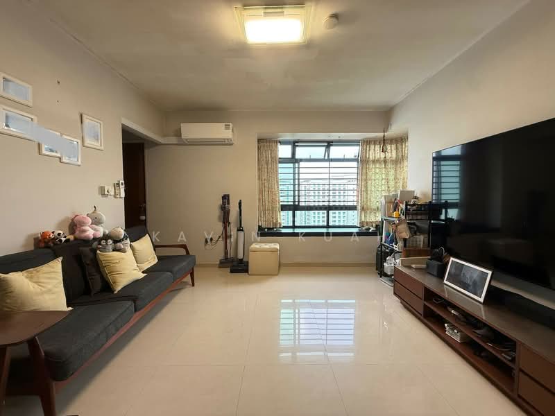 488 Admiralty Link, 488 Admiralty Link, 3 Bedrooms, 1,033 sqft, HDB Flat For Sale, by Kavin Kuah, 500128688 - Living Room - PropertyGuru.com.sg