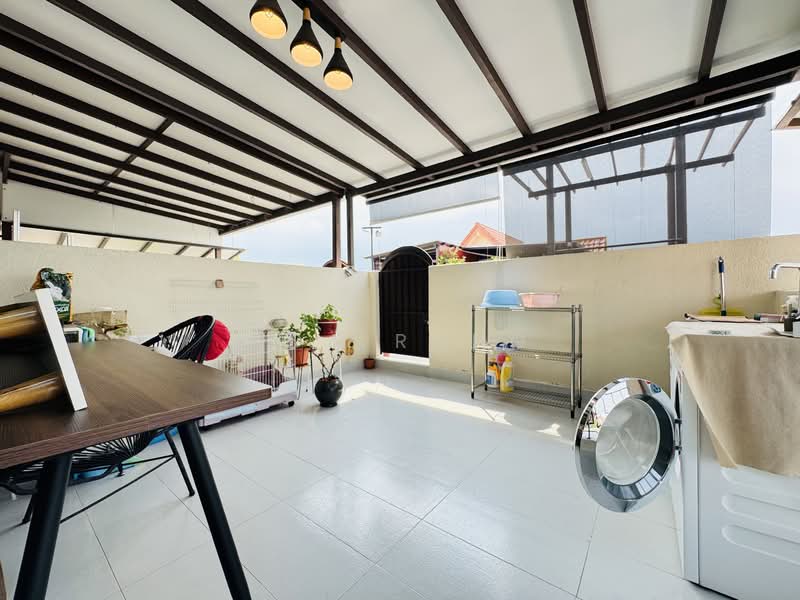 Eton Court, 47 Lorong N Telok Kurau, 3 Bedrooms, 1,592 sqft, Condominium For Sale, by Ada Rong, 500128692 - Master Room Alfresco - PropertyGuru.com.sg