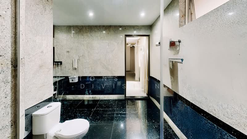 3.5 Storey with Basement near Beauty World MRT & Pei Hwa Primary School, , 10+ Bedrooms, 7,600 sqft, Semi-Detached House For Sale, by SINDRIC GOH, 500128695 - Bathroom - PropertyGuru.com.sg