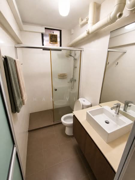 290F Bukit Batok Street 24, 290F Bukit Batok Street 24, 3 Bedrooms, 1,108 sqft, HDB Flat For Sale, by Han Yijie, 500128705 - Bathroom - PropertyGuru.com.sg