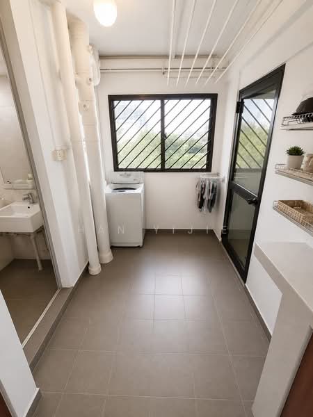 290F Bukit Batok Street 24, 290F Bukit Batok Street 24, 3 Bedrooms, 1,108 sqft, HDB Flat For Sale, by Han Yijie, 500128705 - Balcony - PropertyGuru.com.sg