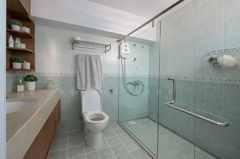 186 Punggol Central, 186 Punggol Central, 3 Bedrooms, 1,377 sqft, HDB Flat For Sale, by Gerald Phng, 500128717 - Bathroom - PropertyGuru.com.sg