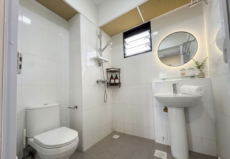 196B Boon Lay Fields, 196B Boon Lay Drive, 3 Bedrooms, 1,001 sqft, HDB Flat For Sale, by Elaine Lian, 500128733 - Bathroom - PropertyGuru.com.sg