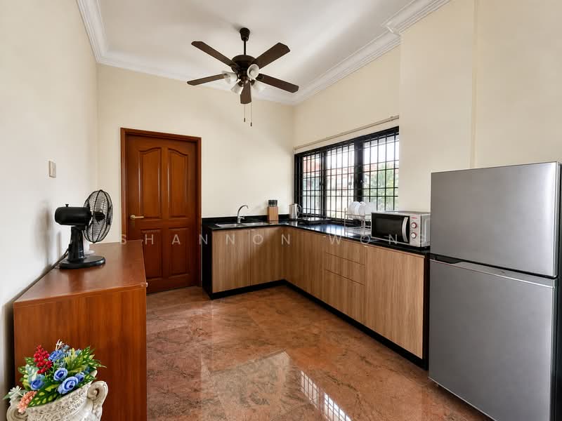 D14 Coliving room rental in detached house, Kallang / Eunos / Siglap / Kembangan / Dakota / Ubi / Kaki Bukit / Geylang / Aljunied / Frankel / Upper East Coast / Eunos / Paya Lebar, Room Rental, 165 sqft, Detached House For Rent, by Shannon Wong, 500128736 - Kitchen - PropertyGuru.com.sg