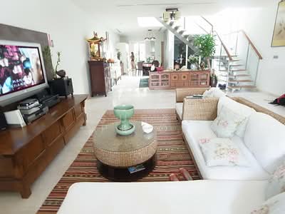 For Sale - Everitt Road 4+1 Conserved/ Pool/ Garden