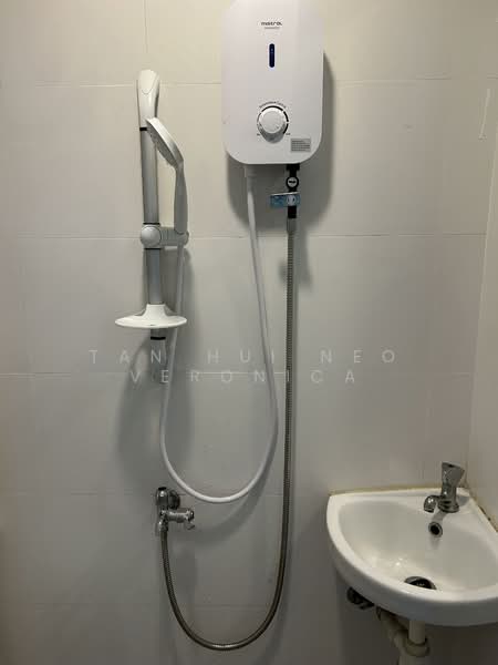 The Infiniti, 39A West Coast Park, Room Rental, 140 sqft, Condominium For Rent, by Tan Hui Neo Veronica, 500128743 - Bathroom - PropertyGuru.com.sg