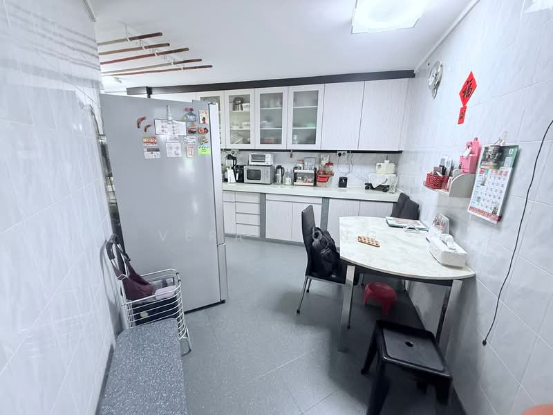 202 Yishun Street 21, 202 Yishun Street 21, 2 Bedrooms, 764 sqft, HDB Flat For Sale, by Vera Wong, 500128746 - Kitchen - PropertyGuru.com.sg