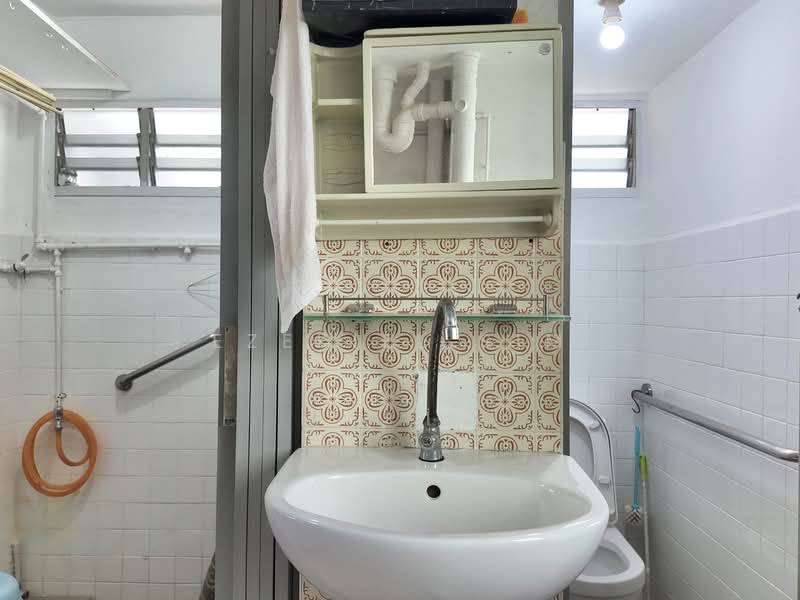 67 Marine Drive, 67 Marine Drive, 3 Bedrooms, 818 sqft, HDB Flat For Sale, by Ezekiel Sim, 500128747 - Bathroom - PropertyGuru.com.sg