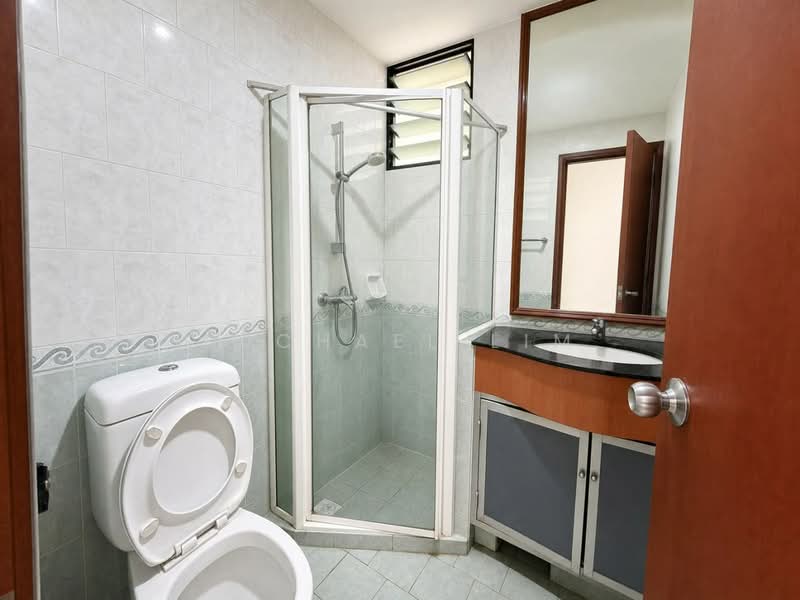Pinevale, 2 Tampines Street 73, 3 Bedrooms, 1,281 sqft, Condominium For Sale, by Michael Lim, 500128749 - Bathroom - PropertyGuru.com.sg