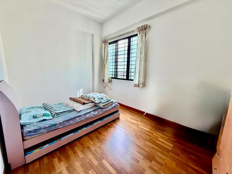 Pinevale, 2 Tampines Street 73, 3 Bedrooms, 1,281 sqft, Condominium For Sale, by Michael Lim, 500128749 - Bedroom - PropertyGuru.com.sg