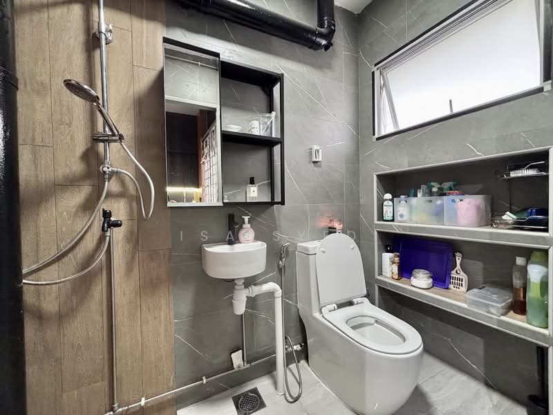 215 Pasir Ris Street 21, 215 Pasir Ris Street 21, 3 Bedrooms, 1,173 sqft, HDB Flat For Sale, by Isa Syed, 500128769 - Common Bathroom - PropertyGuru.com.sg