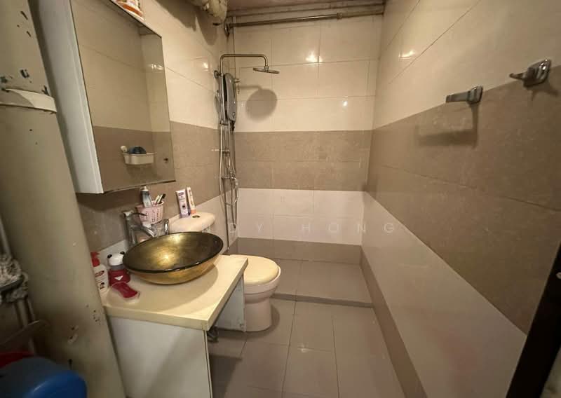 286D Toh Guan Road, 286D Toh Guan Road, 3 Bedrooms, 1,323 sqft, HDB Flat For Sale, by Sandy Hong, 500128780 - Bathroom - PropertyGuru.com.sg