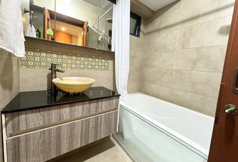 88 Dawson Road, 88 Dawson Road, 3 Bedrooms, 893 sqft, HDB Flat For Sale, by Christine Liew, 500128795 - Bathroom - PropertyGuru.com.sg