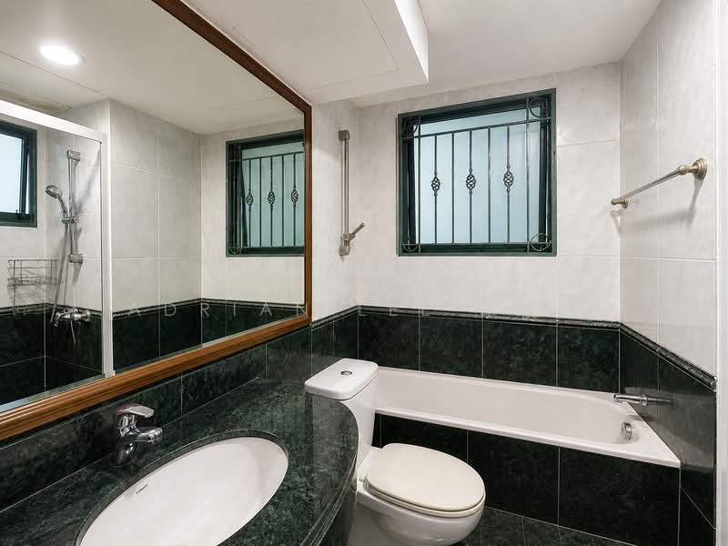 Palm Gardens, 2D Hong San Walk, 4 Bedrooms, 1,216 sqft, Condominium For Sale, by Adrian Lee 李俊汶, 500128846 - Bathroom - PropertyGuru.com.sg