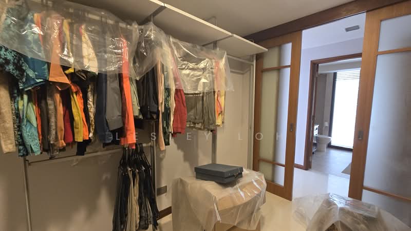 Thomson Hill Estate, Thomson Hills Drive, 5 Bedrooms, 4,800 sqft, Corner Terrace For Sale, by Lesley Loh, 500128867 - Walk-in Wardrobe - PropertyGuru.com.sg