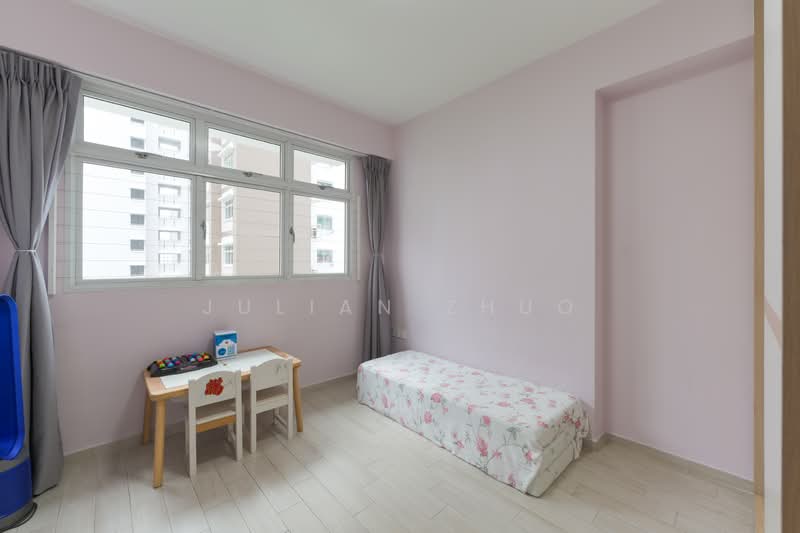 453A Bukit Batok West Avenue 6, 453A Bukit Batok West Avenue 6, 3 Bedrooms, 1,001 sqft, HDB Flat For Sale, by Julian Zhuo, 500128875 - Bedroom - PropertyGuru.com.sg