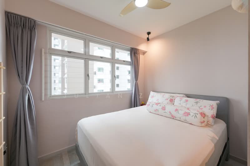453A Bukit Batok West Avenue 6, 453A Bukit Batok West Avenue 6, 3 Bedrooms, 1,001 sqft, HDB Flat For Sale, by Julian Zhuo, 500128875 - Bedroom - PropertyGuru.com.sg