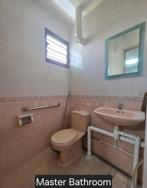 306 Clementi Avenue 4, 306 Clementi Avenue 4, 3 Bedrooms, 990 sqft, HDB Flat For Sale, by Bowie Neo, 500128879 - Bathroom - PropertyGuru.com.sg