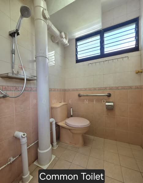 306 Clementi Avenue 4, 306 Clementi Avenue 4, 3 Bedrooms, 990 sqft, HDB Flat For Sale, by Bowie Neo, 500128879 - Bathroom - PropertyGuru.com.sg