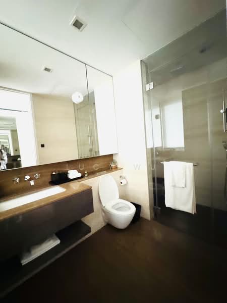 Hilltops, 99 Cairnhill Circle, 3 Bedrooms, 1,819 sqft, Condominium For Sale, by Lucy Wu, 500128880 - Bathroom - PropertyGuru.com.sg