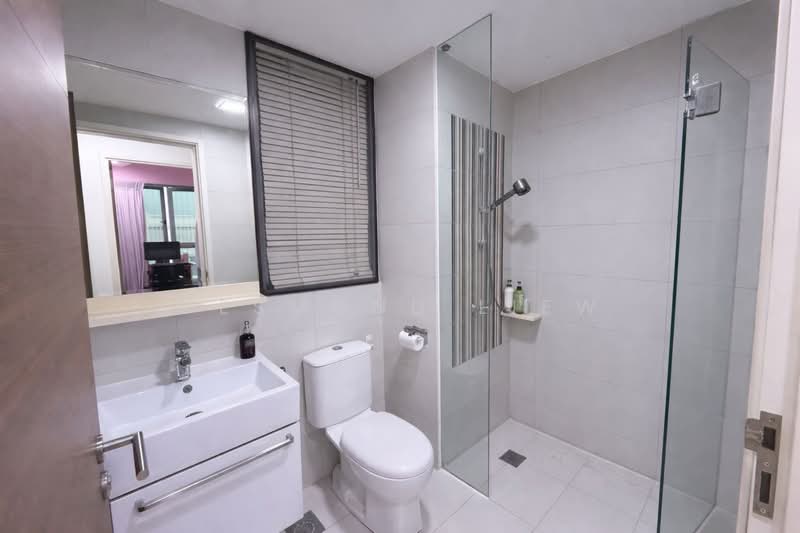 Arc at Tampines, 21 Tampines Avenue 8, 3 Bedrooms, 958 sqft, Executive Condominium For Sale, by Desmond Liew, 500128889 - Bathroom - PropertyGuru.com.sg