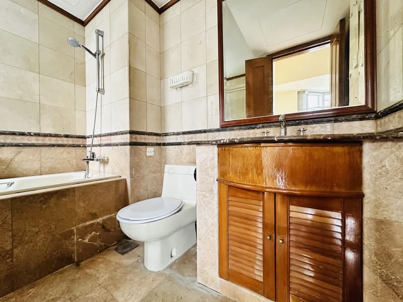 The Bayshore, 30 Bayshore Road, 4 Bedrooms, 1,432 sqft, Condominium For Sale, by Vicole Lim, 500128892 - Bathroom - PropertyGuru.com.sg