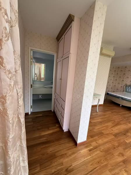 2 rooms with attached near Kovan Mrt, Jalan Teliti, Kovan, Room Rental, 200 sqft, Semi-Detached House For Rent, by K L Goh, 500128895 - Bedroom - PropertyGuru.com.sg