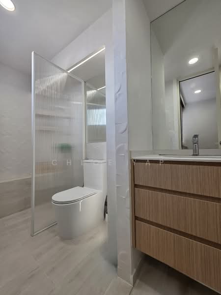 140 Bedok Reservoir Road, 140 Bedok Reservoir Road, 3 Bedrooms, 904 sqft, HDB Flat For Sale, by Chloe Yap, 500128898 - Bathroom - PropertyGuru.com.sg