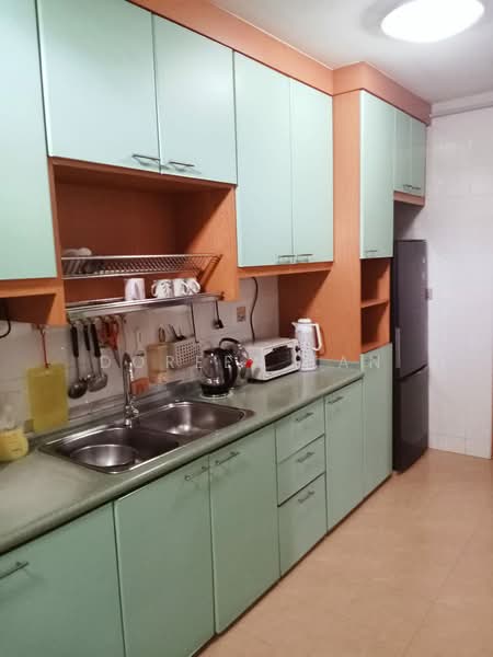 325 Sengkang East Way, 325 Sengkang East Way, Room Rental, 200 sqft, HDB Flat For Rent, by Doreen Tan, 500128904 - Kitchen - PropertyGuru.com.sg