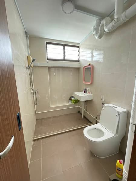 162 Yung Ping Road, 162 Yung Ping Road, 4 Bedrooms, 1,593 sqft, HDB Flat For Rent, by Terence K.H. Lim, 500128910 - Bathroom - PropertyGuru.com.sg
