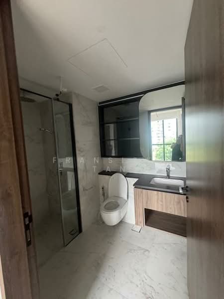 Sceneca Residence, 26 Tanah Merah Kechil Link, 2 Bedrooms, 753 sqft, Condominium For Rent, by Fransiska Tan, 500128925 - Bathroom - PropertyGuru.com.sg