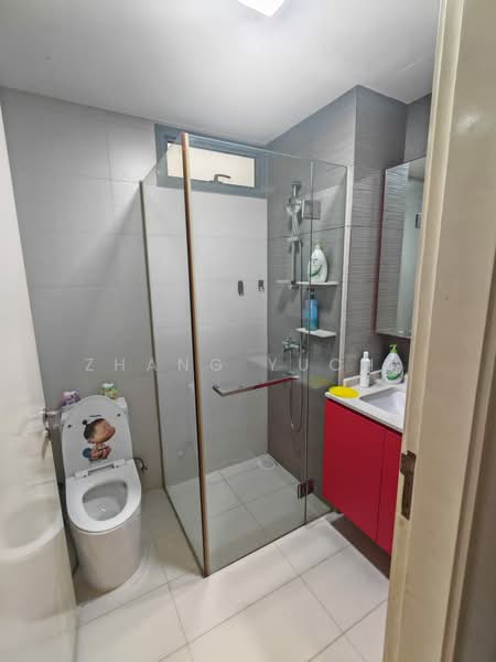 Skies Miltonia, 21 Miltonia Close, 2 Bedrooms, 969 sqft, Condominium For Sale, by Zhang Yuchi, 500128926 - Master Bathroom - PropertyGuru.com.sg