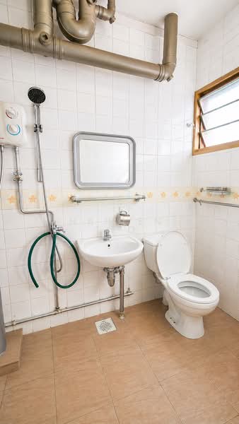758 Pasir Ris Street 71, 758 Pasir Ris Street 71, Room Rental, 120 sqft, HDB Flat For Rent, by Sharlene Teo, 500128935 - Bathroom - PropertyGuru.com.sg