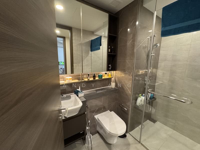 The Florence Residences, 85 Hougang Avenue 2, 2 Bedrooms, 667 sqft, Condominium For Rent, by Andy Ang, 500128941 - Bathroom - PropertyGuru.com.sg