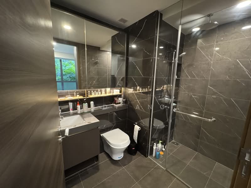 The Florence Residences, 85 Hougang Avenue 2, 2 Bedrooms, 667 sqft, Condominium For Rent, by Andy Ang, 500128941 - Bathroom - PropertyGuru.com.sg