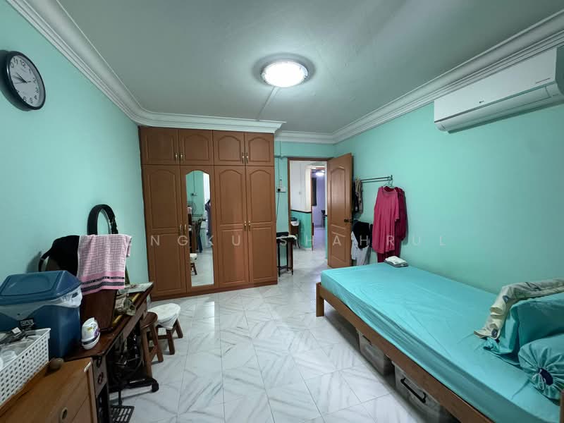 321 Bukit Batok Street 33, 321 Bukit Batok Street 33, 3 Bedrooms, 1,054 sqft, HDB Flat For Sale, by TENGKU SHAHRUL, 500128944 - Bedroom - PropertyGuru.com.sg