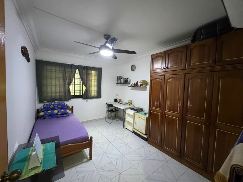 321 Bukit Batok Street 33, 321 Bukit Batok Street 33, 3 Bedrooms, 1,054 sqft, HDB Flat For Sale, by TENGKU SHAHRUL, 500128944 - Bedroom - PropertyGuru.com.sg
