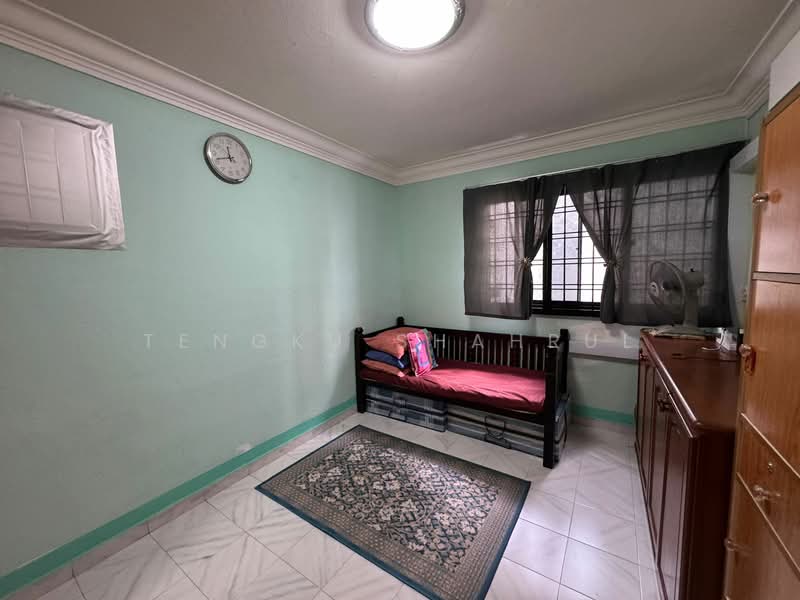 321 Bukit Batok Street 33, 321 Bukit Batok Street 33, 3 Bedrooms, 1,054 sqft, HDB Flat For Sale, by TENGKU SHAHRUL, 500128944 - Bedroom - PropertyGuru.com.sg
