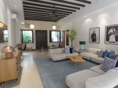 For Sale - 3 1/2 Storeys Fit For a King! BLAIR / CARPARK