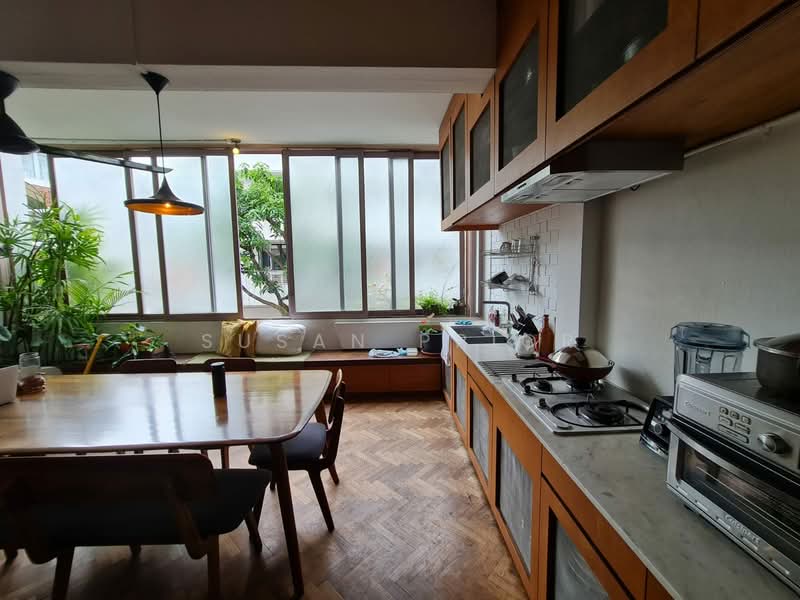 Quirky Designer Tiong Bahru, Tiong Bahru Road Conservation House, 2 Bedrooms, 1,050 sqft, Conservation House For Rent, by Susan Prior, 500128949 - PropertyGuru.com.sg