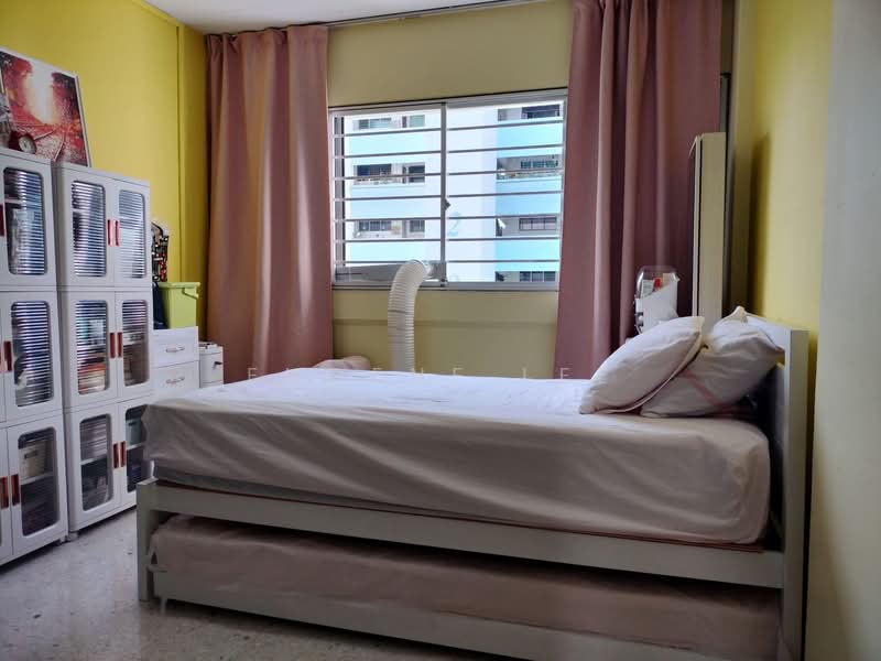297 Tampines Street 22, 297 Tampines Street 22, 3 Bedrooms, 1,130 sqft, HDB Flat For Sale, by Eugene Lee, 500128952 - Bedroom - PropertyGuru.com.sg