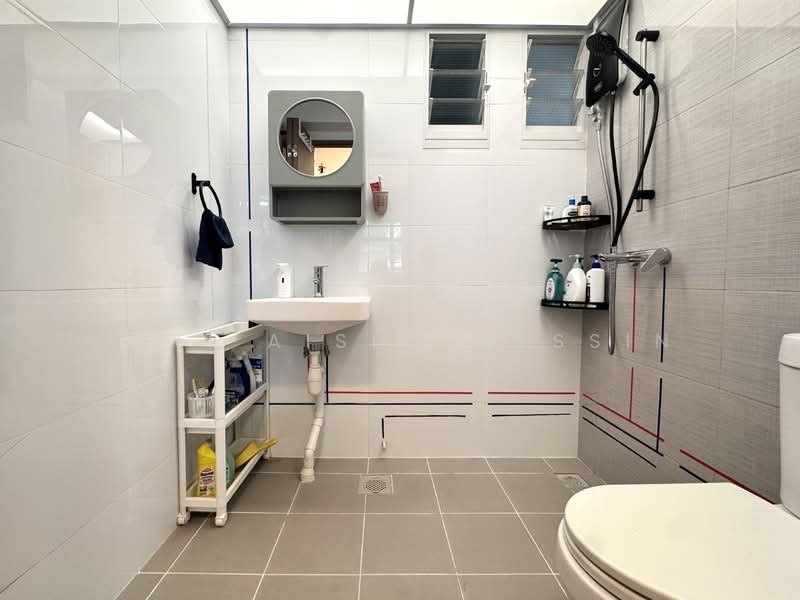 620B Tampines Street 61, 620B Tampines Street 61, 3 Bedrooms, 1,001 sqft, HDB Flat For Sale, by Siti Aisha Yassin, 500128954 - Bathroom - PropertyGuru.com.sg