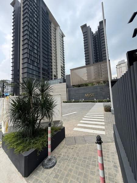 The Myst, 800 Upper Bukit Timah Road, Dairy Farm / Bukit Panjang / Choa Chu Kang, 4 Bedrooms, 1,518 sqft, Condominium For Sale, by Sherilyn Ng, 500128964 - Exterior - PropertyGuru.com.sg