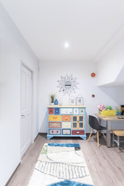 Move-in Condition Corner Terrace in Frankel, , 7 Bedrooms, 5,000 sqft, Corner Terrace For Sale, by Isaac Lee, 500128975 - Basement Landing with Storeroom - PropertyGuru.com.sg