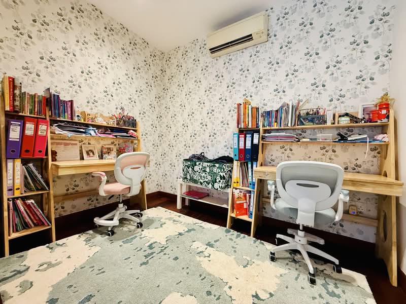 Move-in Condition Corner Terrace in Frankel, , 7 Bedrooms, 3,803 sqft, Corner Terrace For Sale, by Isaac Lee, 500128975 - Study - PropertyGuru.com.sg