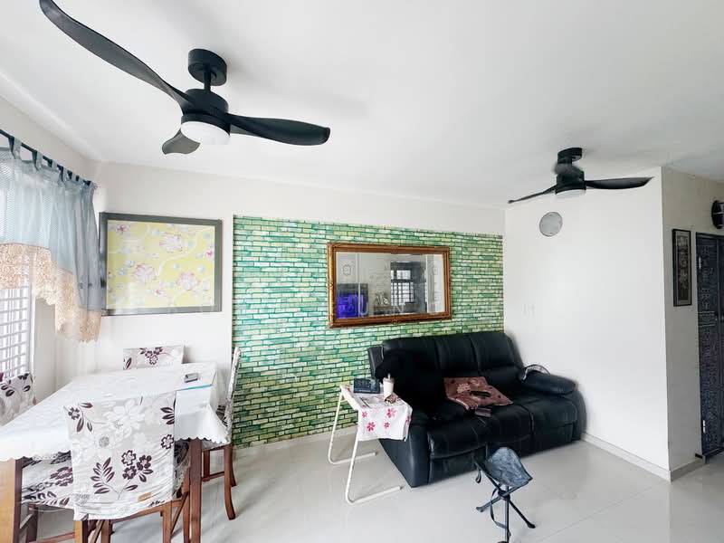 780B Woodlands Crescent, 780B Woodlands Crescent, 1 Bedroom, 506 sqft, HDB Flat For Sale, by Bob Leung KH, 500128994 - Living Room - PropertyGuru.com.sg